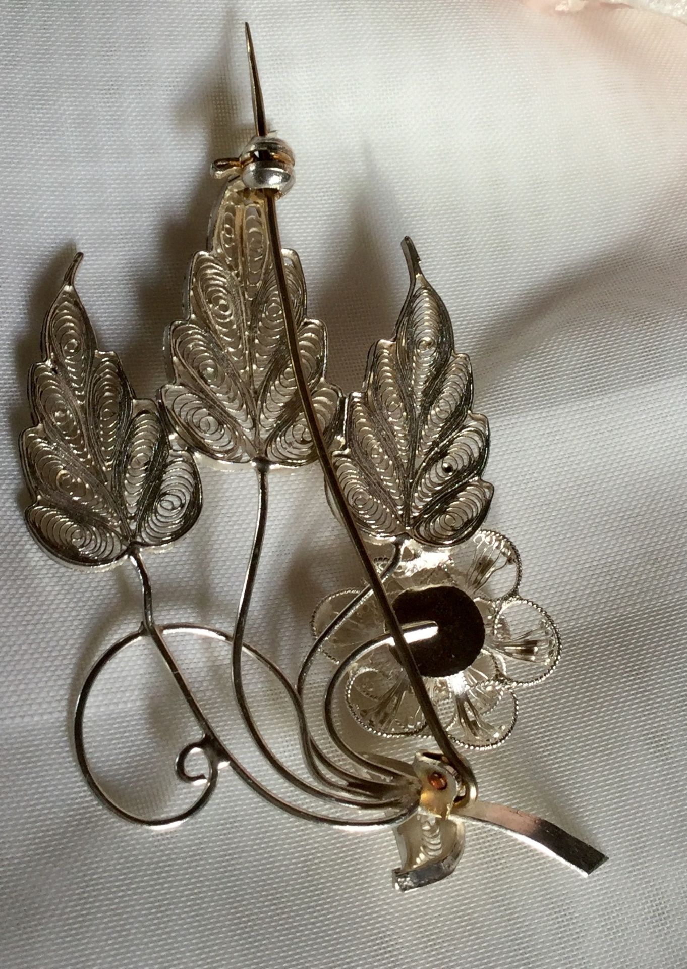 Finesse Vintage Malta Brooch Flower and leaf 7.57 gram scarf pin shawl pin - Image 3 of 4