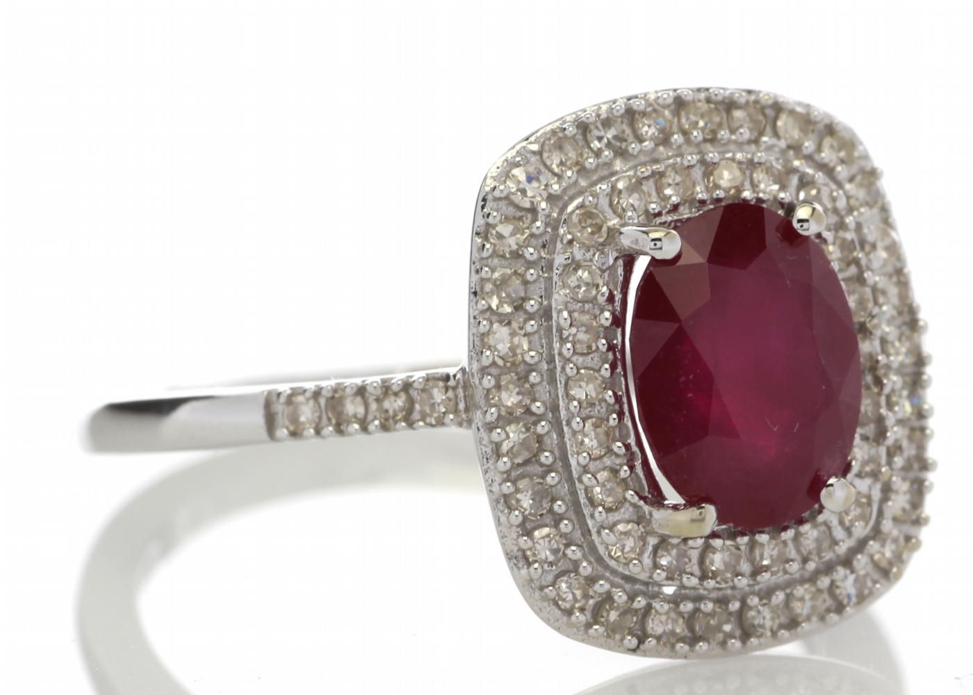 9ct White Gold Oval Ruby And Diamond Cluster Diamond Ring 0.33 Carats - Image 4 of 5