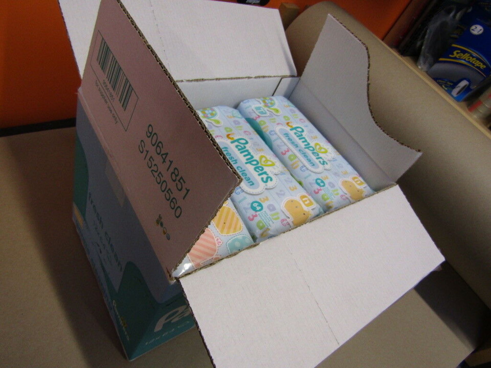 768 wet wipes. Pampers Fresh Clean Baby Wipes - Image 2 of 2