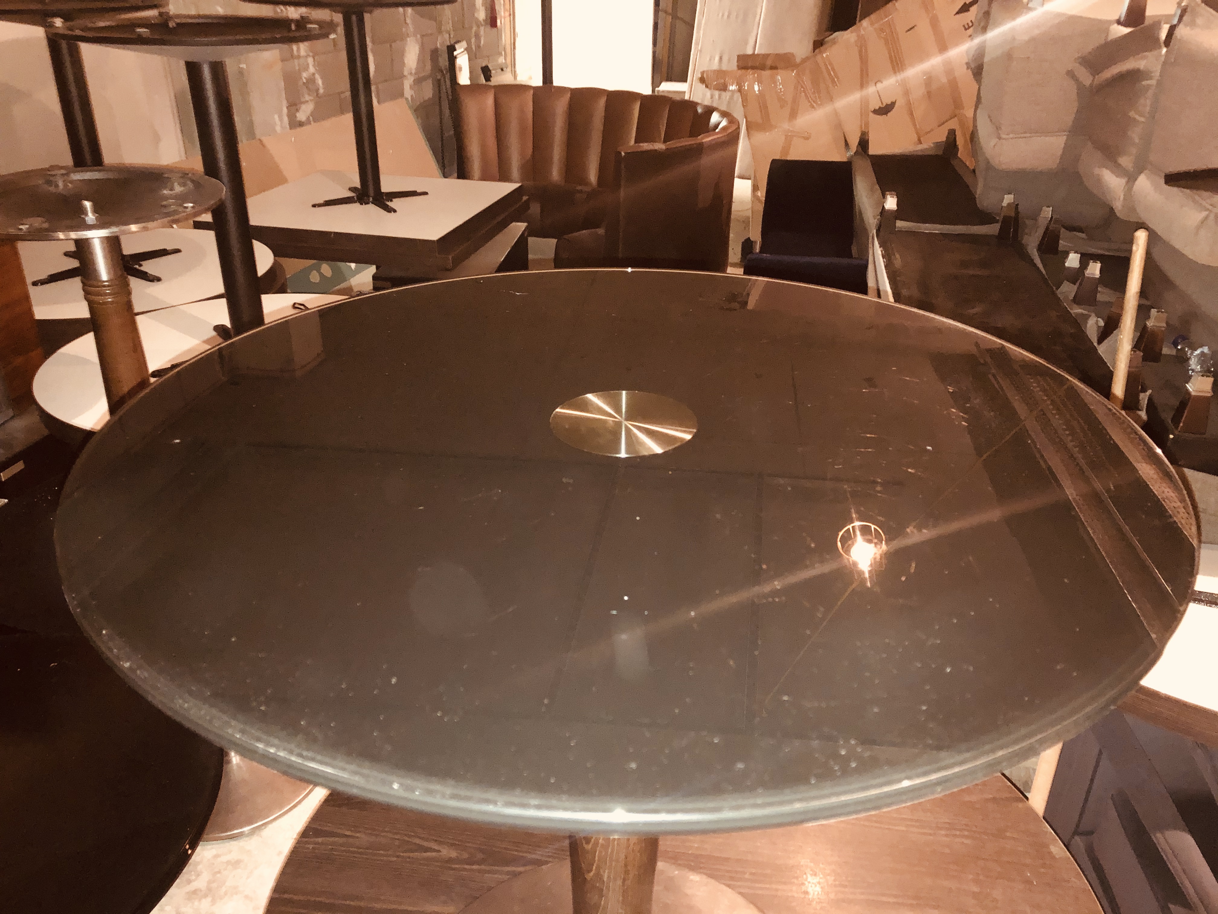 1x Large round veneer table - Image 2 of 4