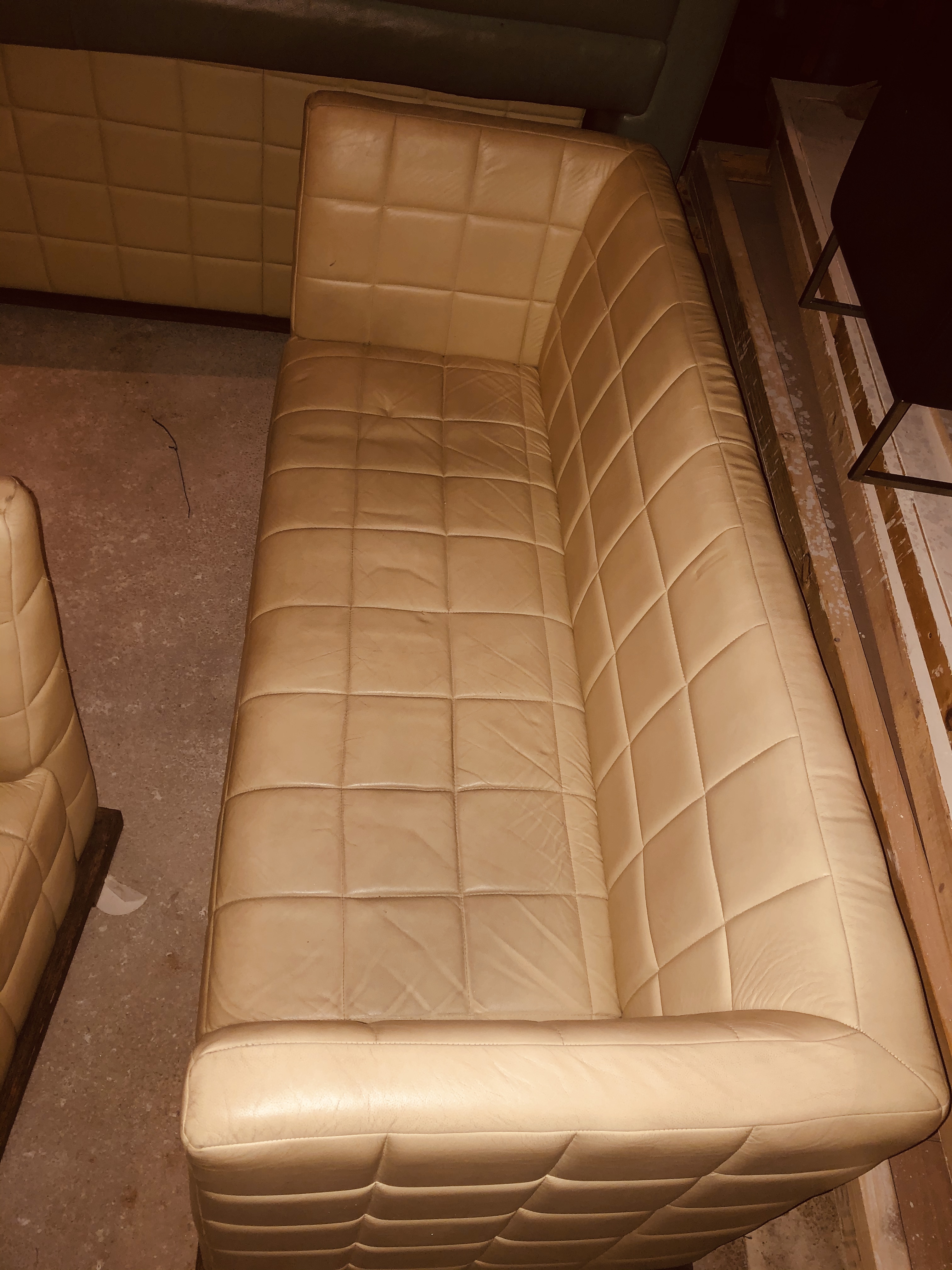 1x medium 2 seater white padded sofa - Image 3 of 3