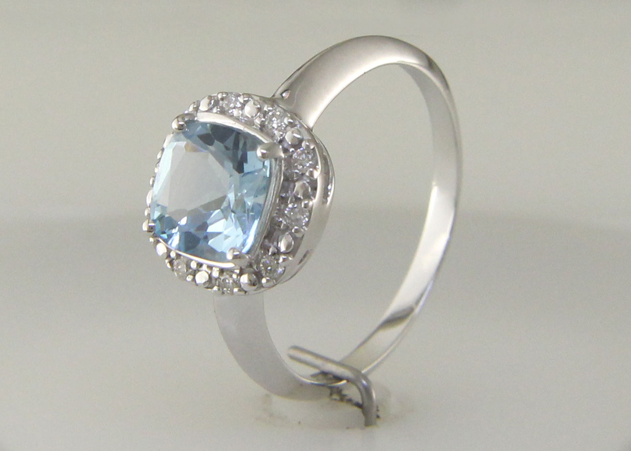 9ct White Gold Diamond And Blue Topaz Ring 0.10 Carats - Image 7 of 9