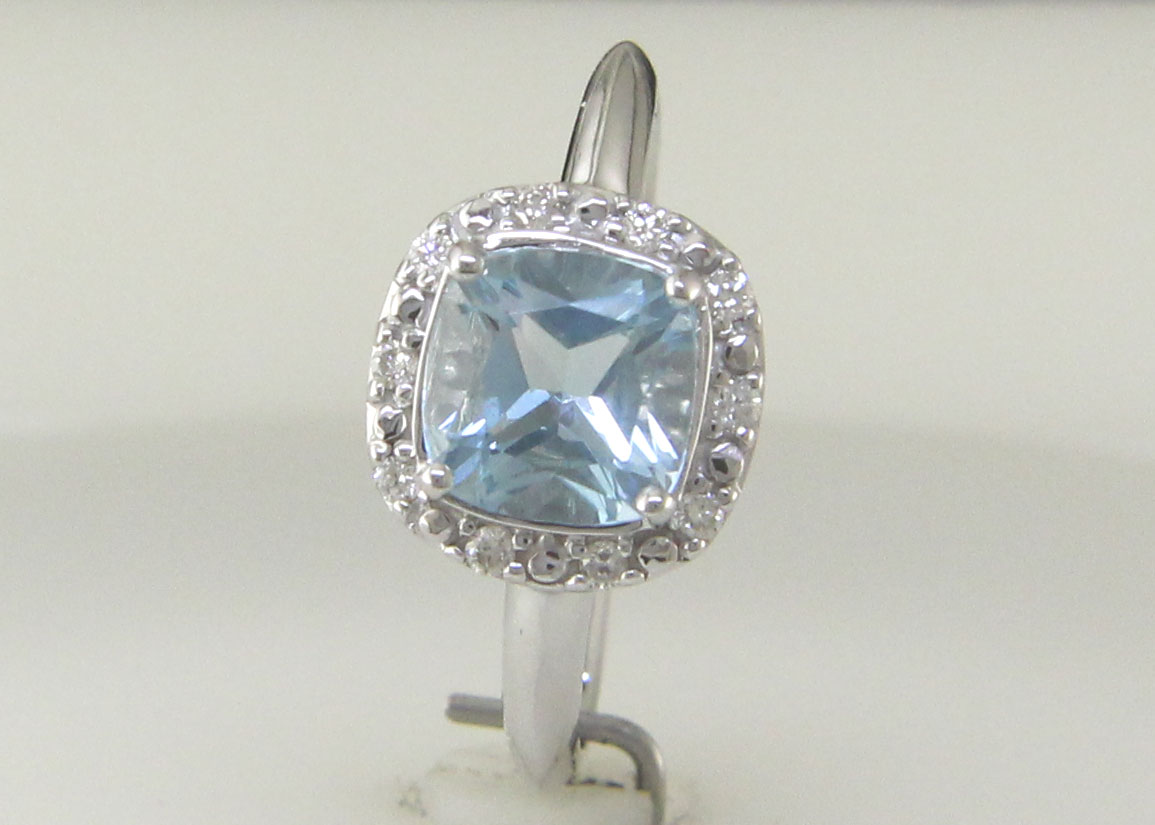 9ct White Gold Diamond And Blue Topaz Ring 0.10 Carats - Image 8 of 9