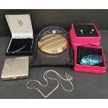 Parcel of Jewellery and Compacts