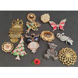 Parcel of 11 Costume Jewellery Brooches
