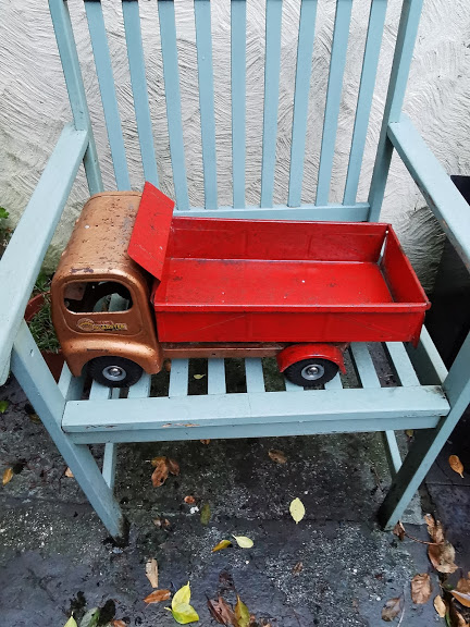 Vintage Triang Roadster Tipper Truck in rare gold and red Toy Collectible - Image 6 of 7