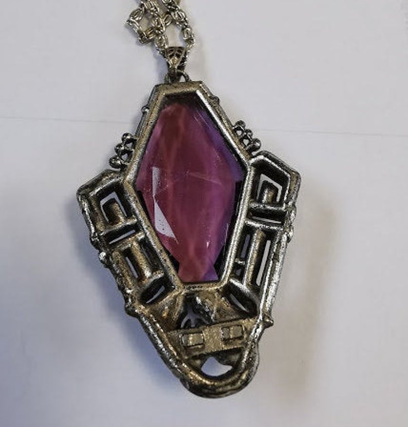 Art Deco Style Pendant Necklace Large Amethyst Coloured Center. - Image 4 of 5