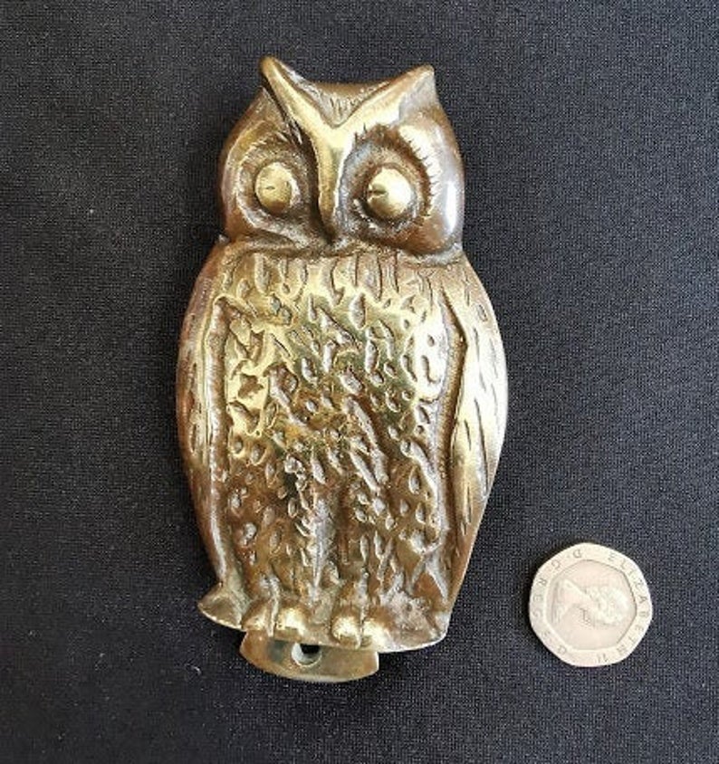 Vintage aged brass owl door knocker - Image 3 of 4