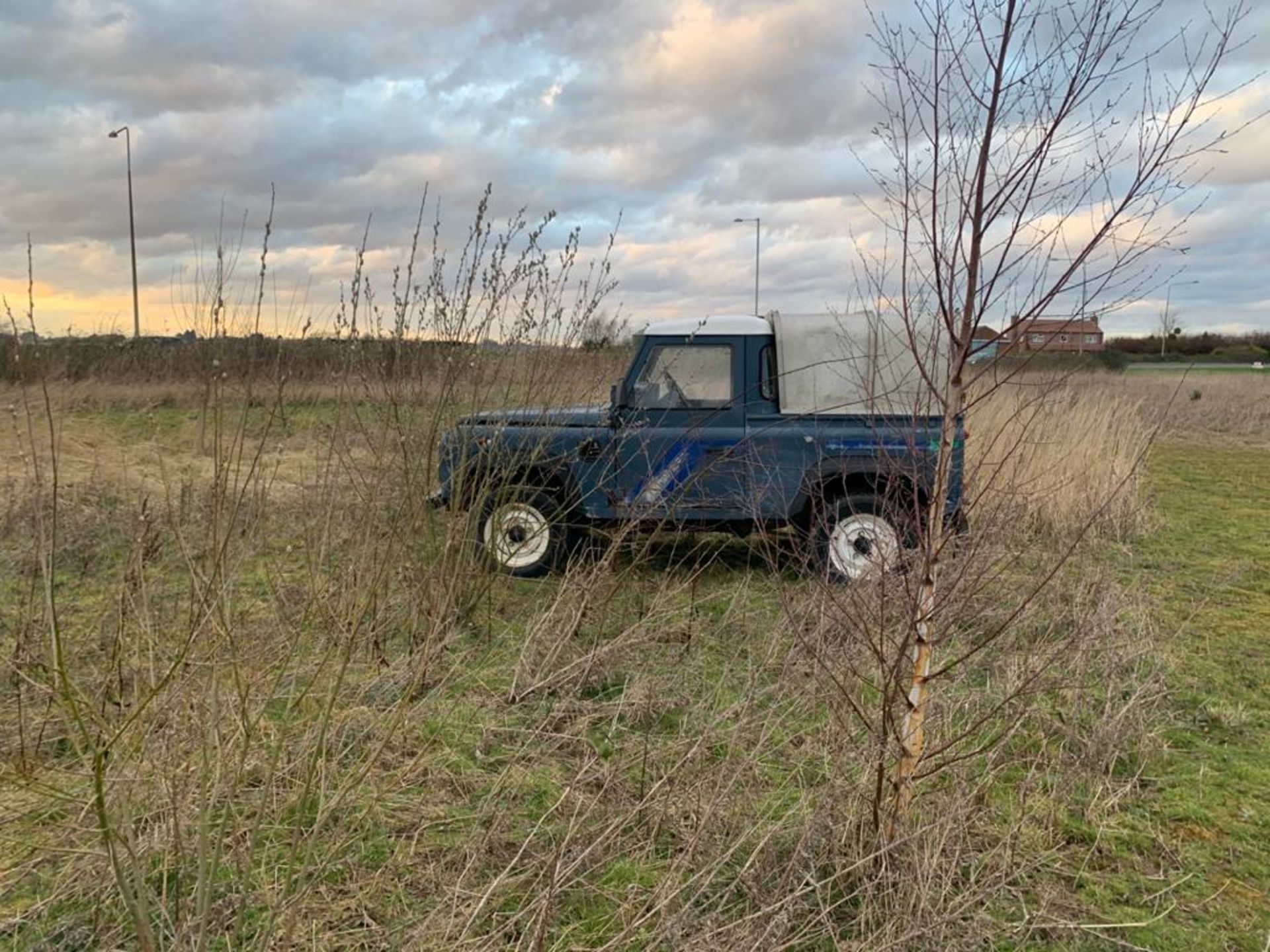 Land Rover Defender 90 - Image 5 of 9