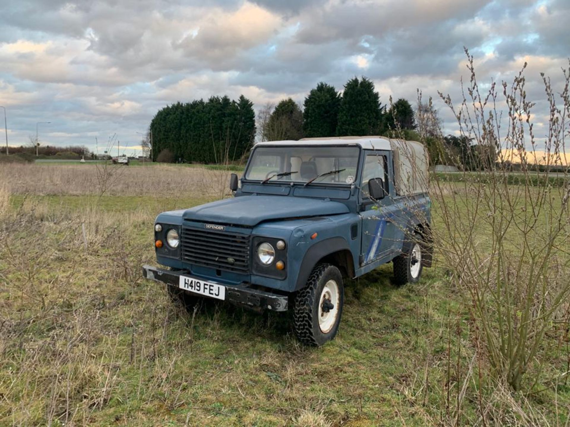 Land Rover Defender 90