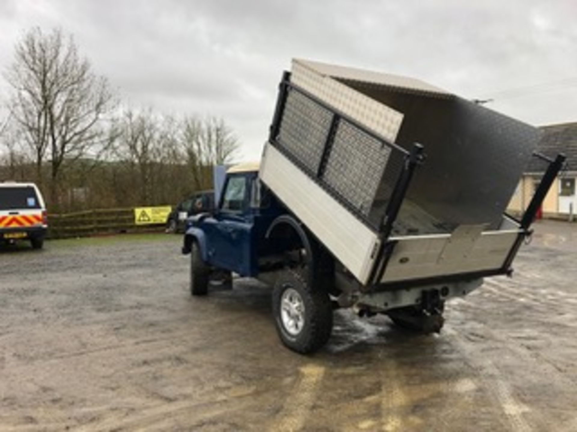 1999 Land Rover 110 Defender 2.5 TD5 Tipper - Image 5 of 16