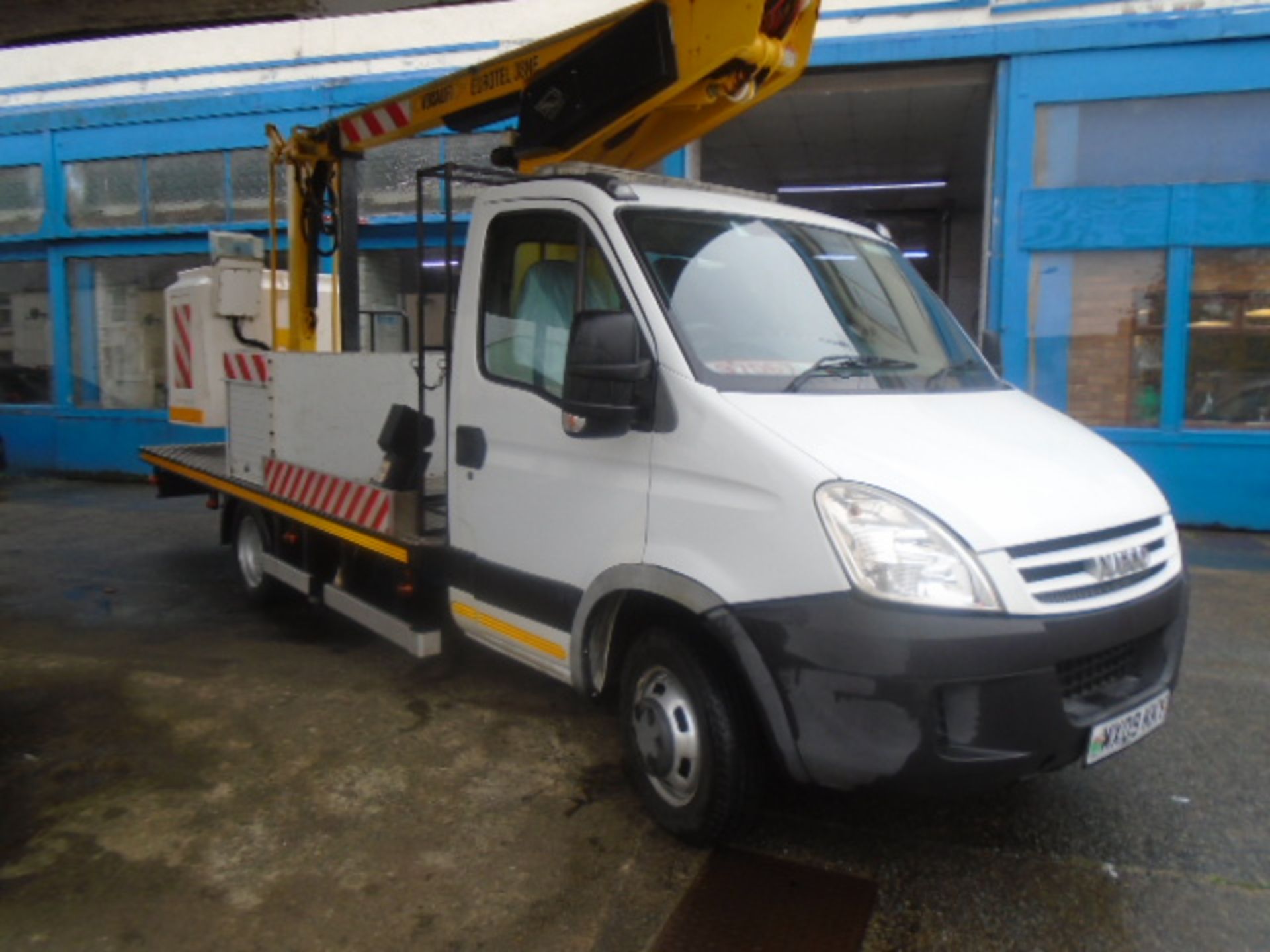 2009 Iveco Daily NF38 Versalift Cherry Picker - Image 2 of 6