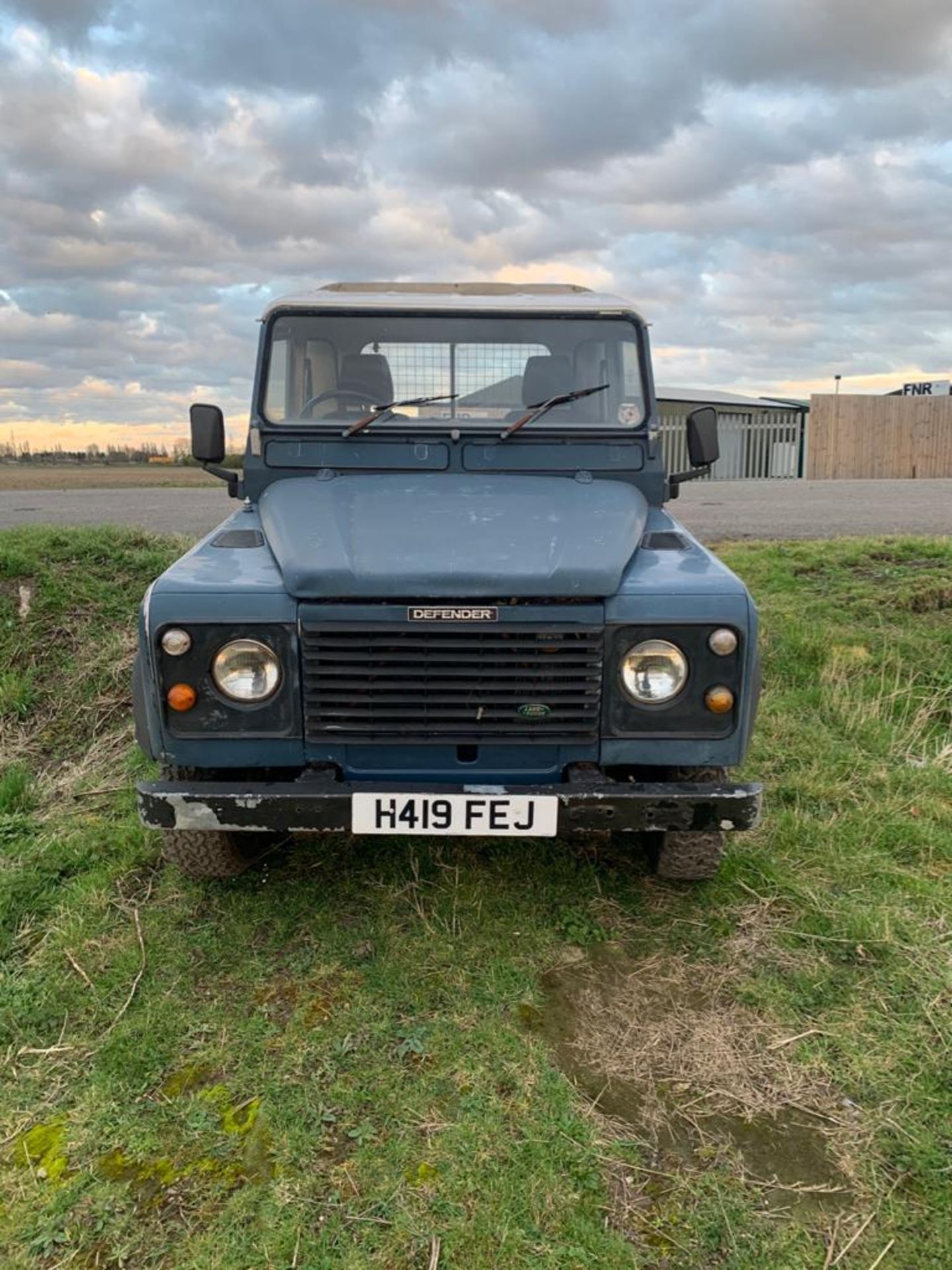 Land Rover Defender 90 - Image 3 of 9