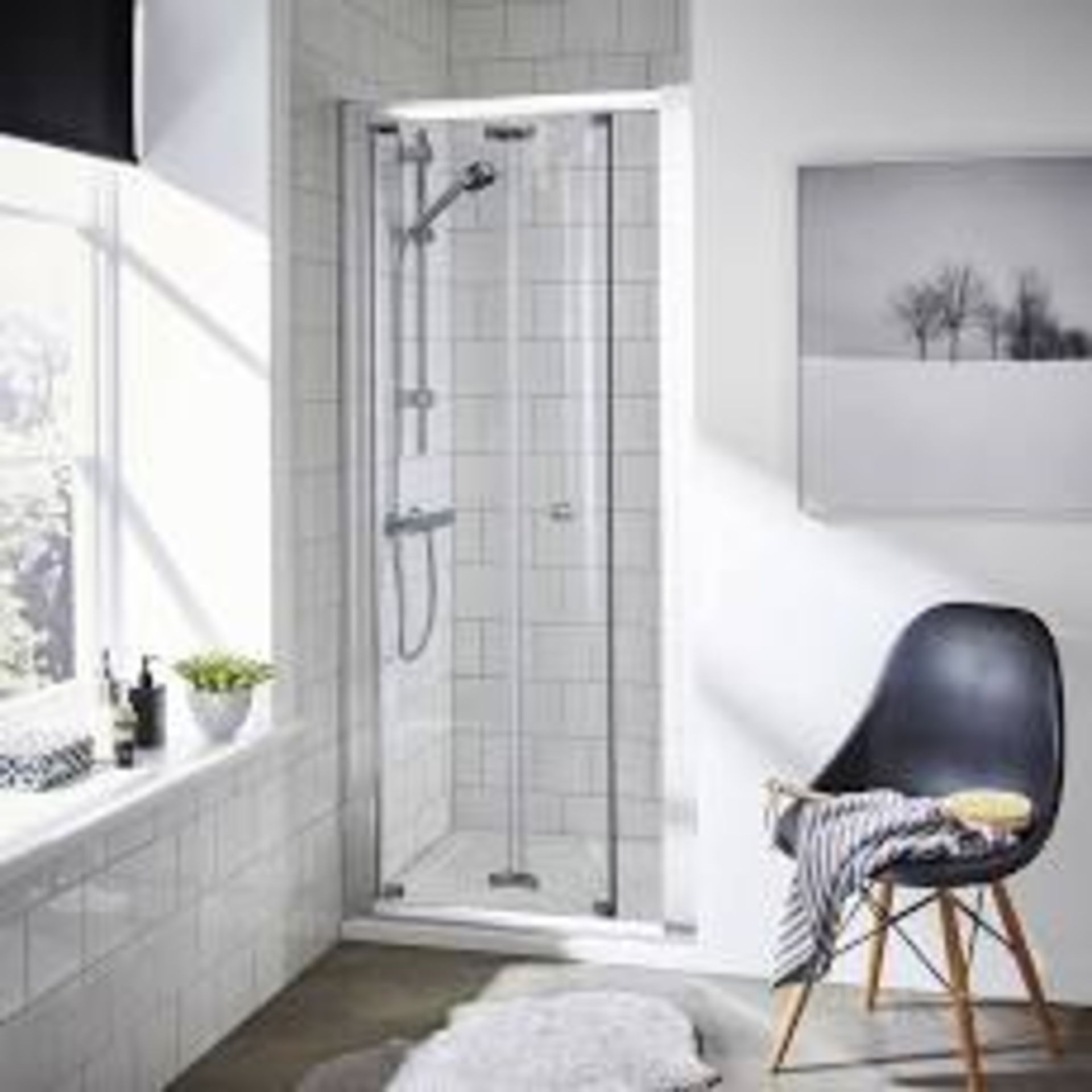 (RR115) 760mm White Shower door with Pivot door. RRP £299.99. With 5mm toughened glass, the sh...((