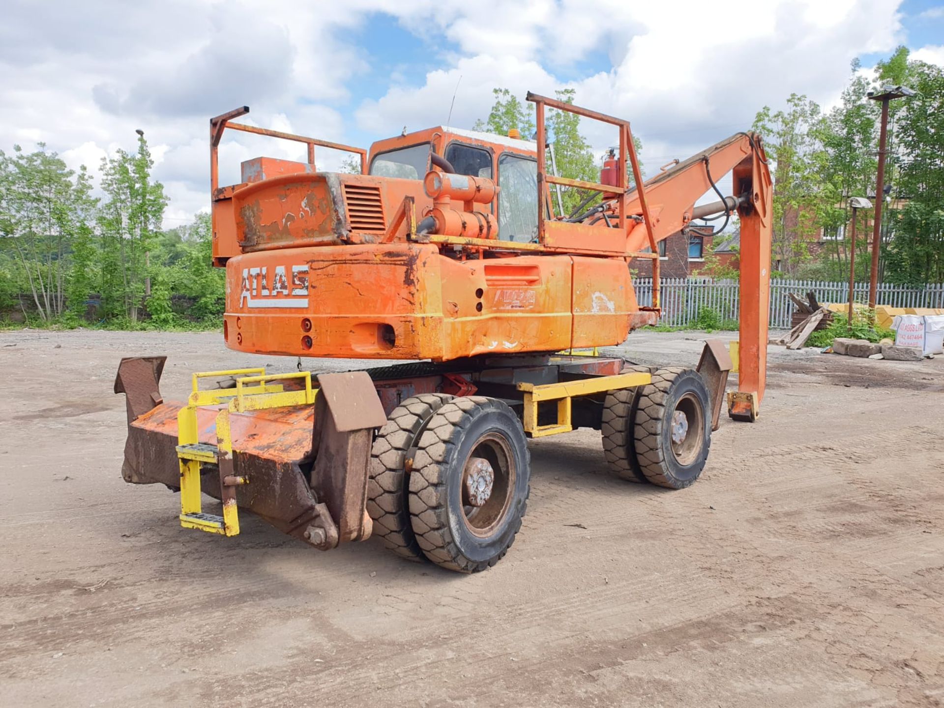 Atlas 1304 Wheeled Scrap Handler - Image 4 of 6