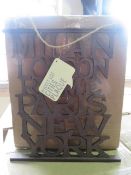(3) PALLET TO CONTAIN 1,584 x BRAND NEW LARGE CITIES DIE CUT HANGING WALL PLAQUES. RRP £5.99 E...