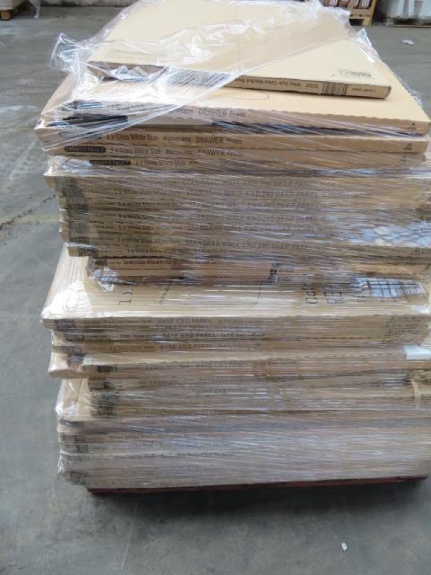 (U2) LARGE PALLET TO CONTAIN APPROX. 62 ITEMS OF KITCHEN STOCK TO INCLUDE: GLOSS ANTHRACITE SLA...