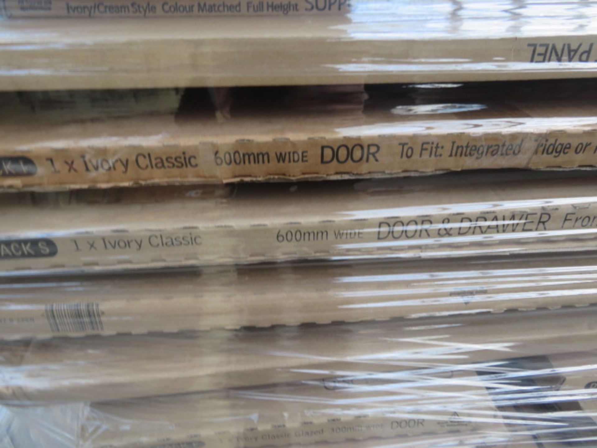 (U9) LARGE PALLET TO CONTAIN APPROX 60 ITEMS OF KITCHEN STOCK TO INCLUDE: IVORY CLASSIC 300MM ... - Image 6 of 6