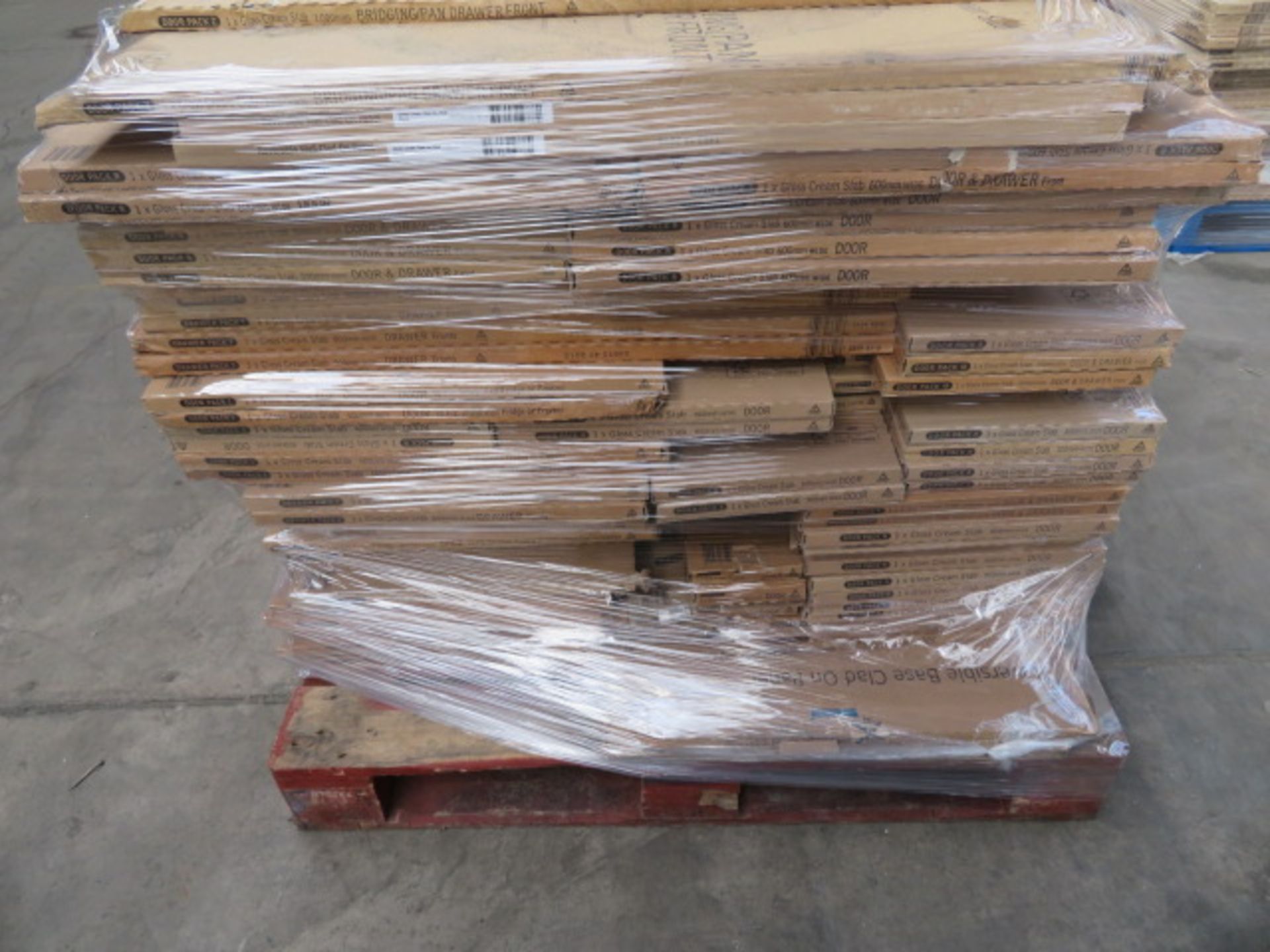 (U3) LARGE PALLET TO CONTAIN APPROX. 72 ITEMS OF KITCHEN STOCK TO INCLUDE: GLOSS CREAM SLAB 600... - Image 2 of 6