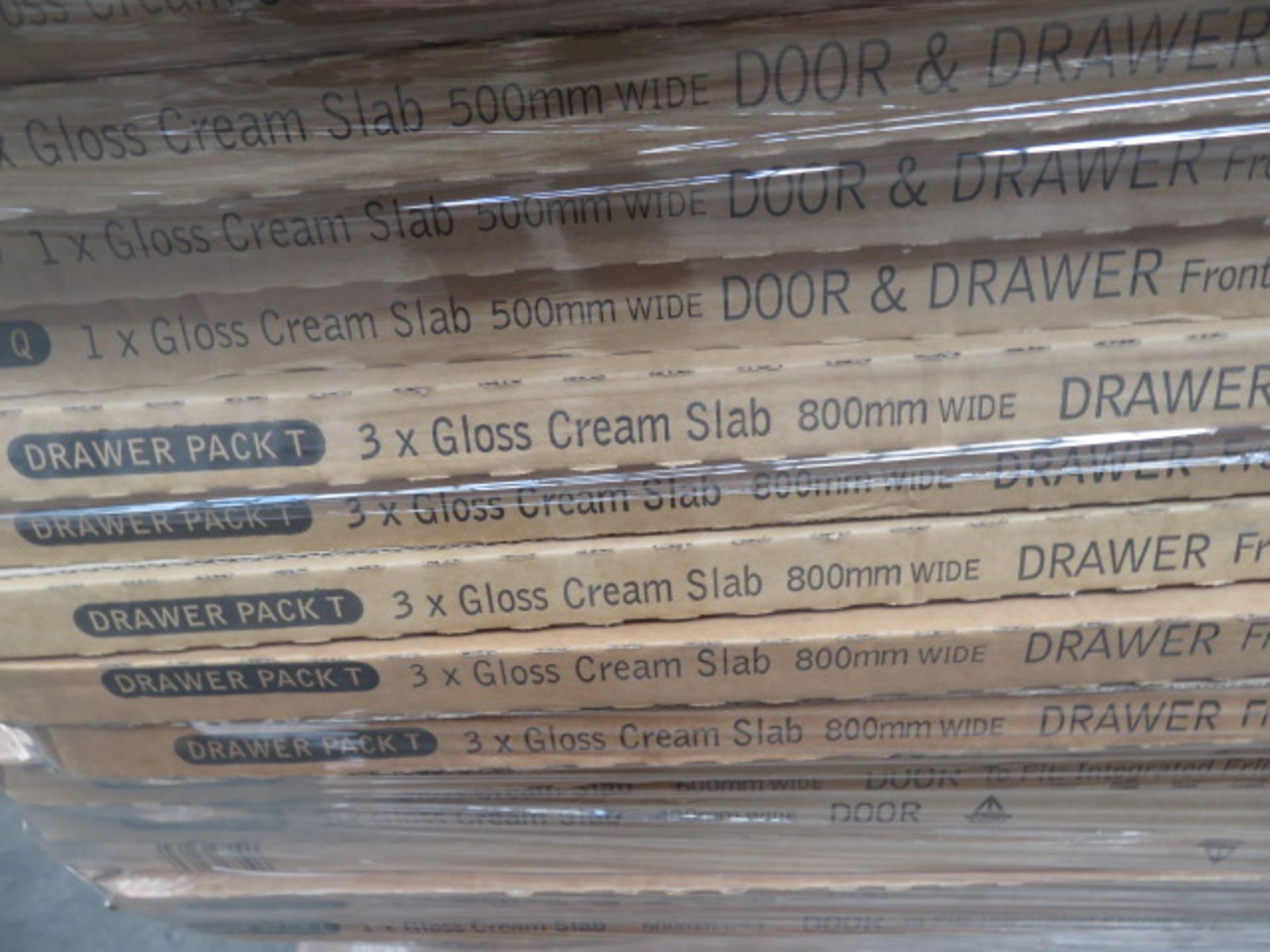 (U3) LARGE PALLET TO CONTAIN APPROX. 72 ITEMS OF KITCHEN STOCK TO INCLUDE: GLOSS CREAM SLAB 600... - Image 5 of 6