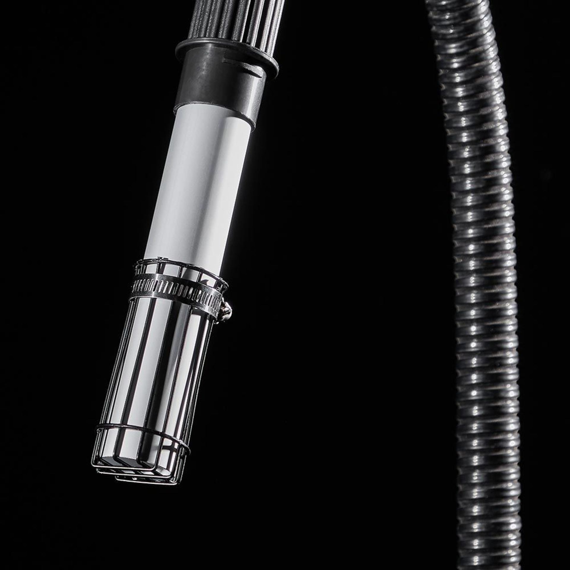 (KG22) 15L Ash Vacuum. Powerful 800W suction 1.25m long flexible hose with aluminium nozzle M... - Image 3 of 5