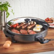 (KG20) 42cm Multi Cooker. Fry, sauté, roast, bake, stew and boil to perfection at the touch of...