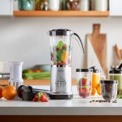 (S333) 4-in-1 Blender 4-in-1 blender includes attachments for blending, grinding and juicing, ...