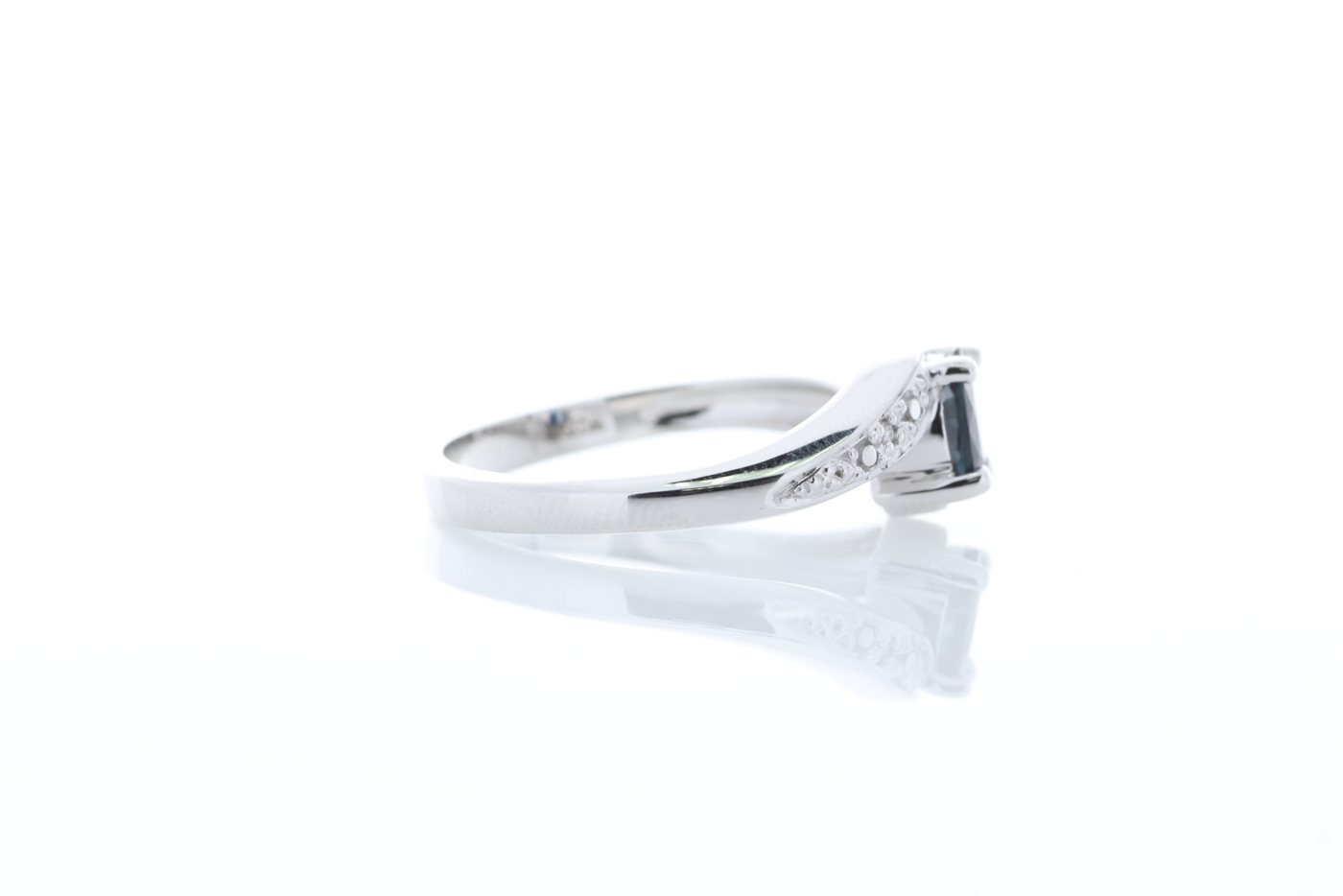 9ct White Gold Diamond And Sapphire Ring 0.01 Carats - Image 4 of 5