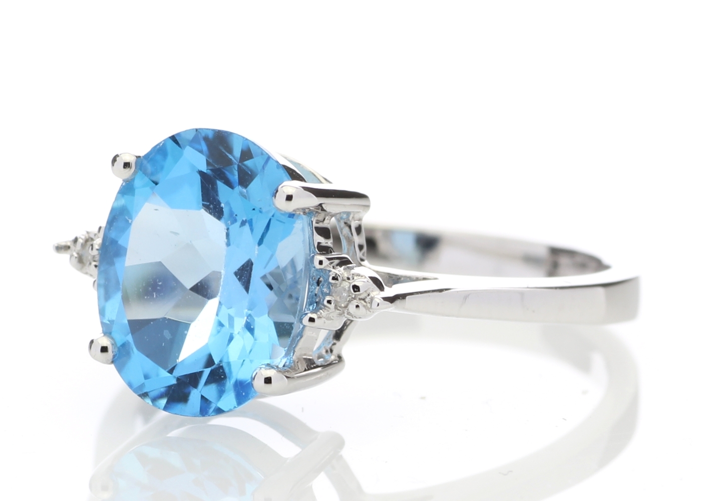 9ct White Gold Diamond And Blue Topaz Ring 0.01 Carats - Image 2 of 6