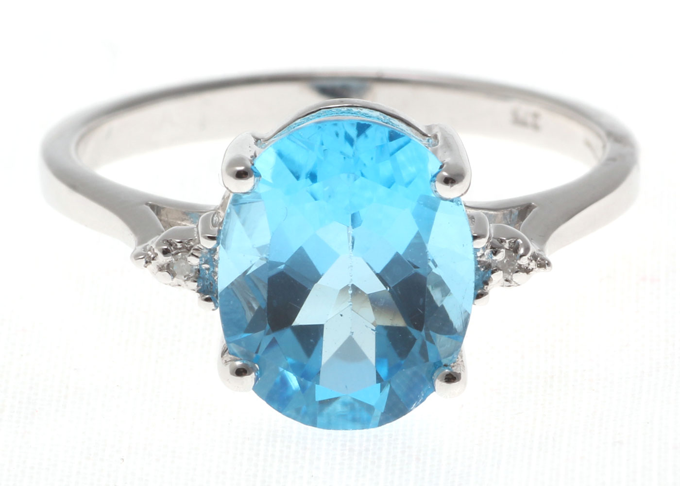 9ct White Gold Diamond And Blue Topaz Ring 0.01 Carats - Image 5 of 6