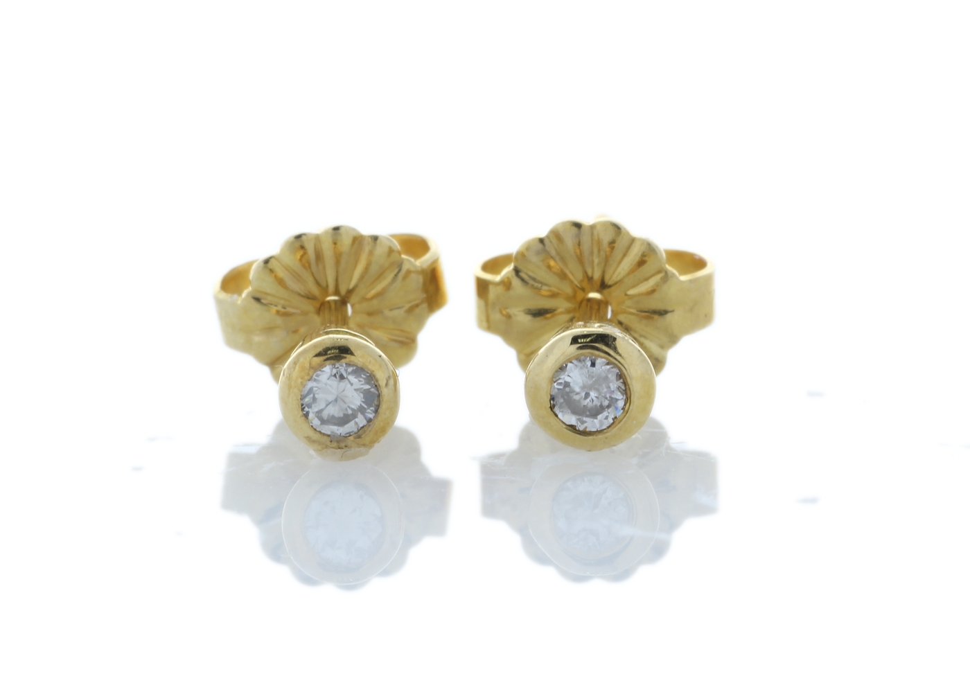 18ct Single Stone Rub Over Set Diamond Earring 0.10 Carats