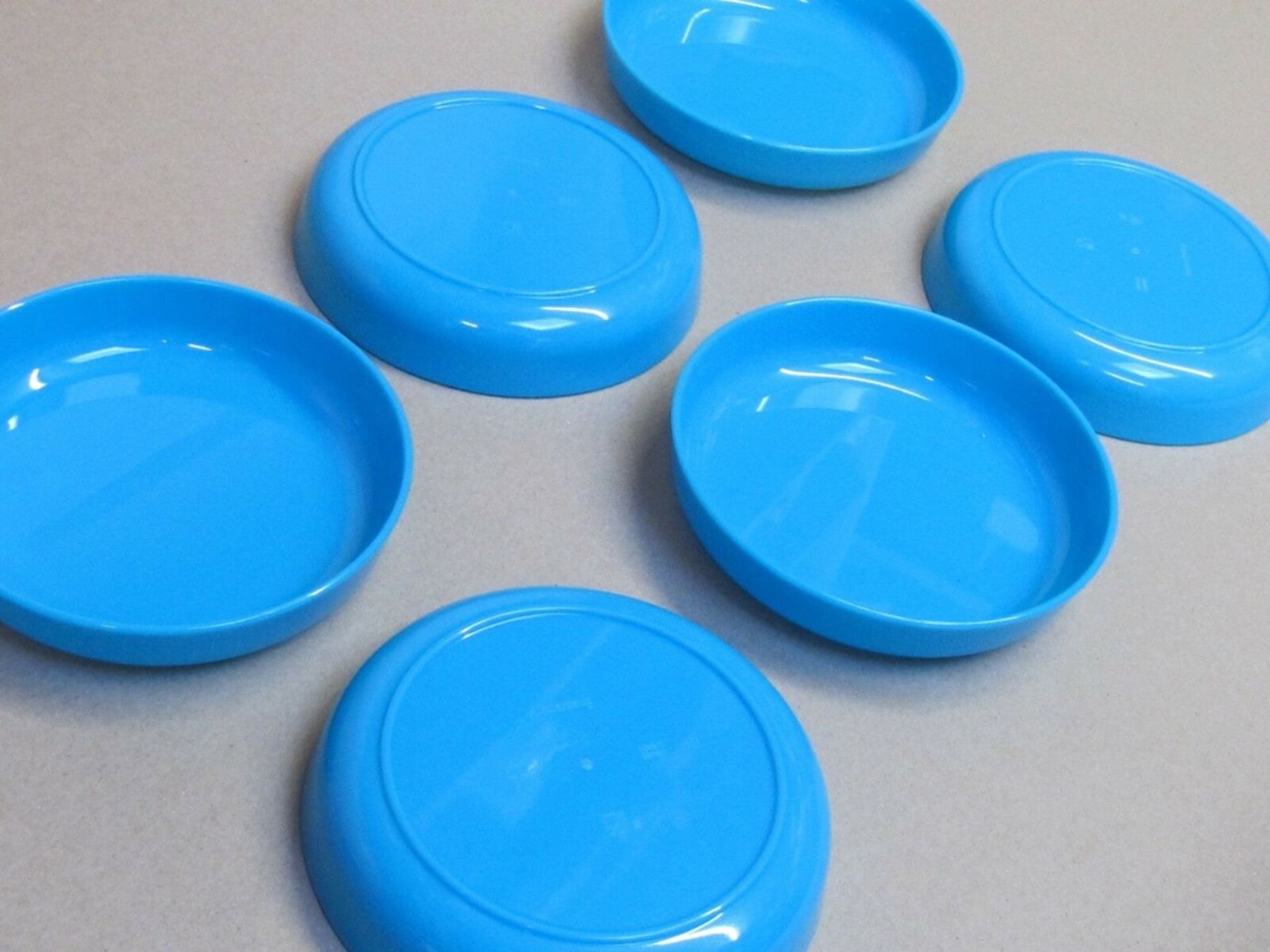 30 x Unbreakable Blue Desert Bowls - Image 4 of 4