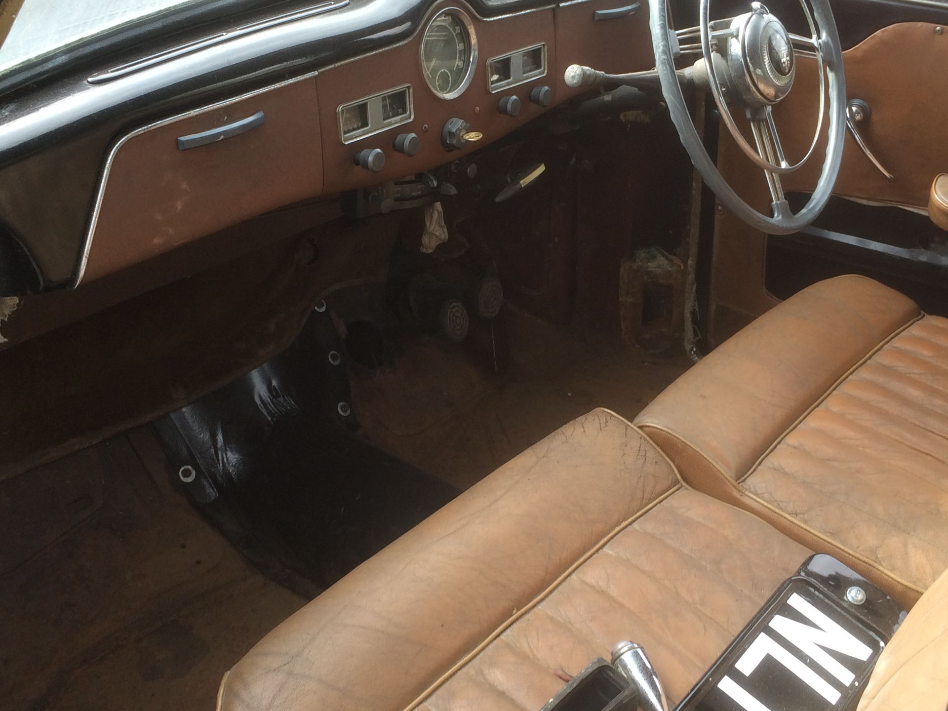 Austin A70 Hereford - for restoration - Image 11 of 13