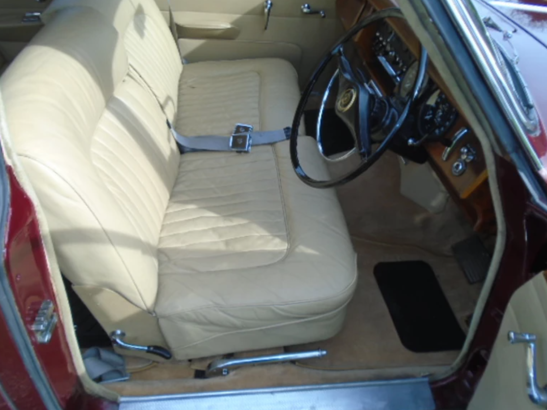 1967 Daimler 250 V8 Saloon - Image 4 of 6