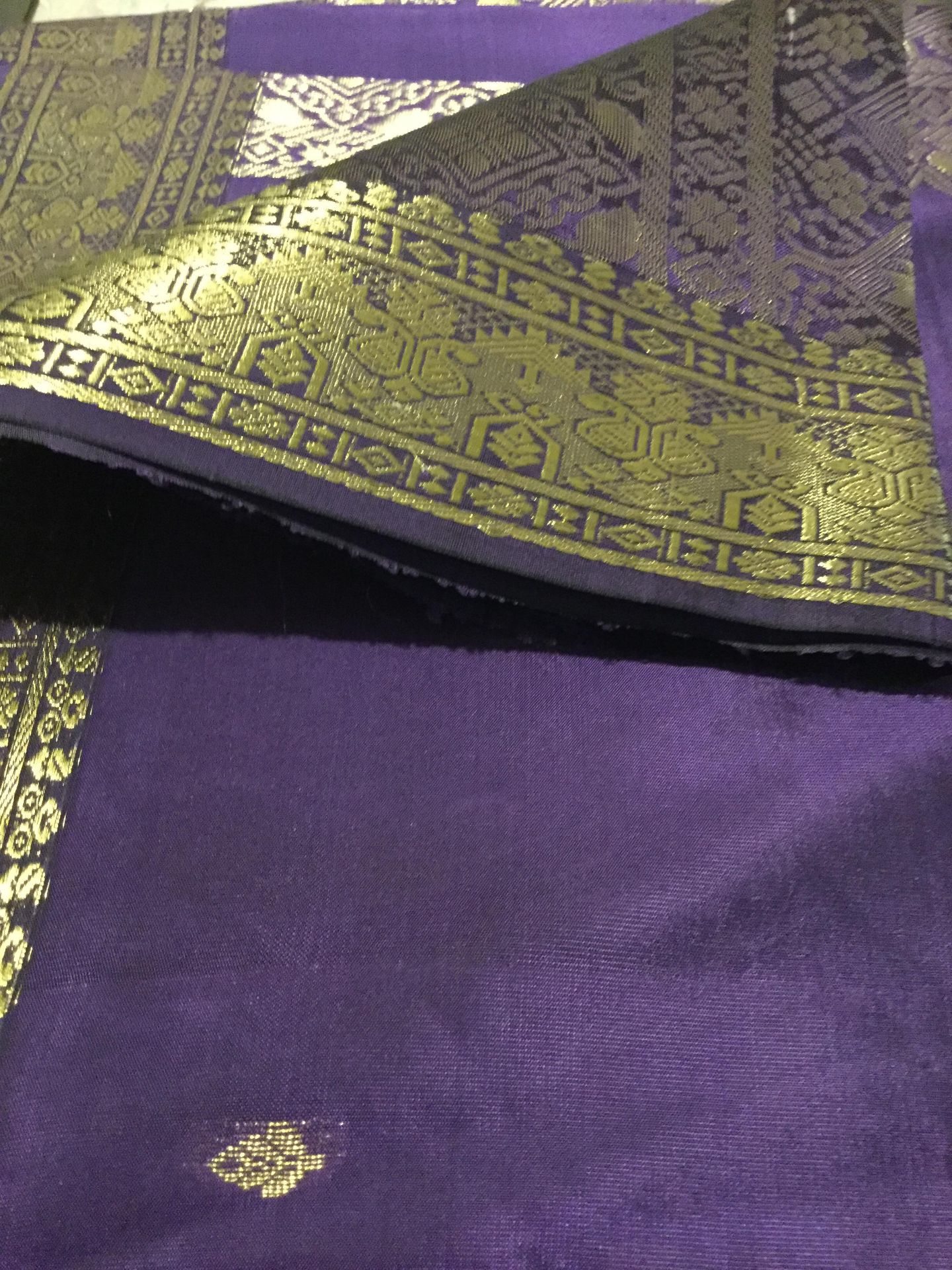 Silk Saree Fabric in purple with Gold detail Brand new