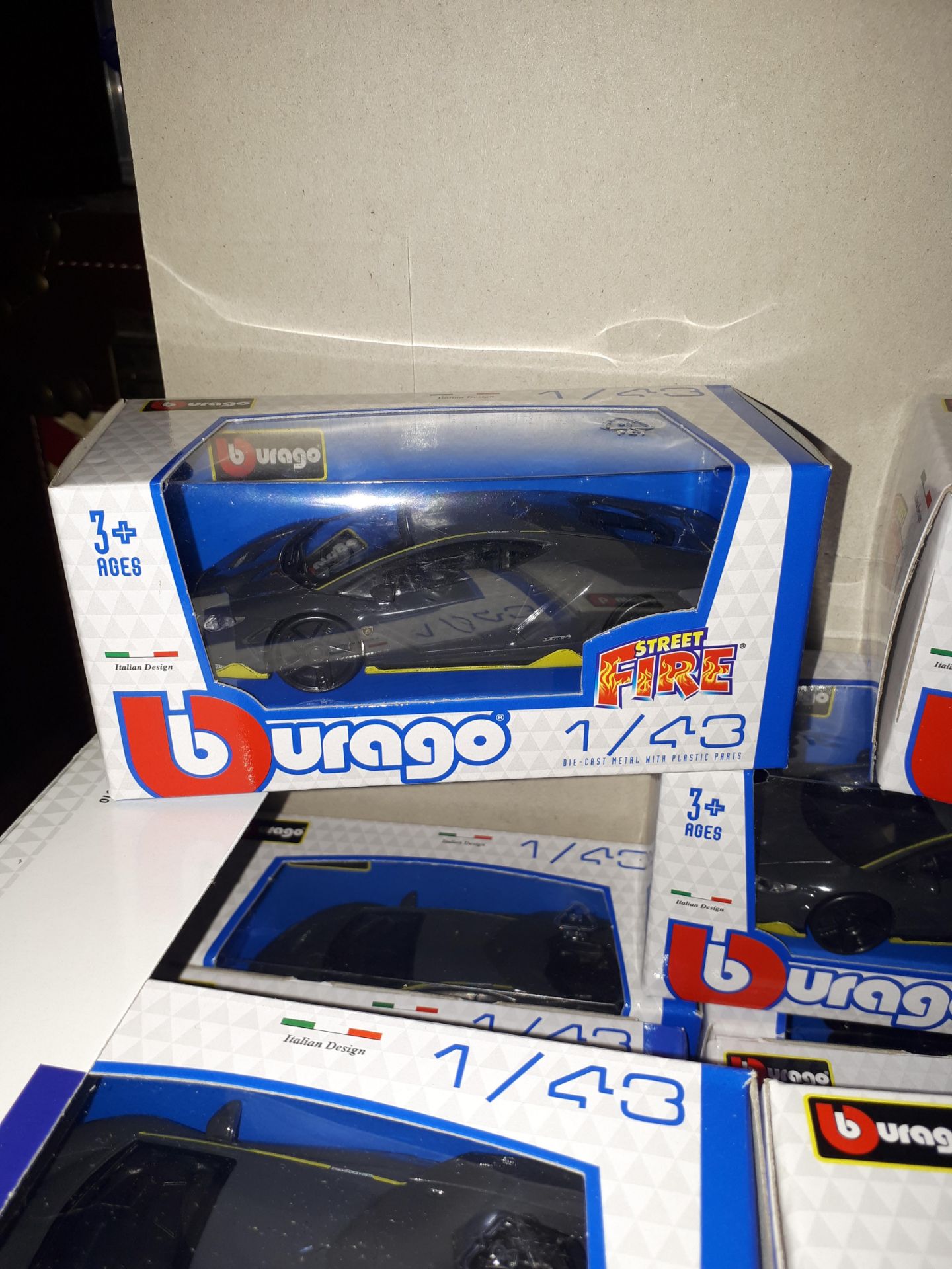 24x1:43 bburago diecast cars - Image 3 of 3