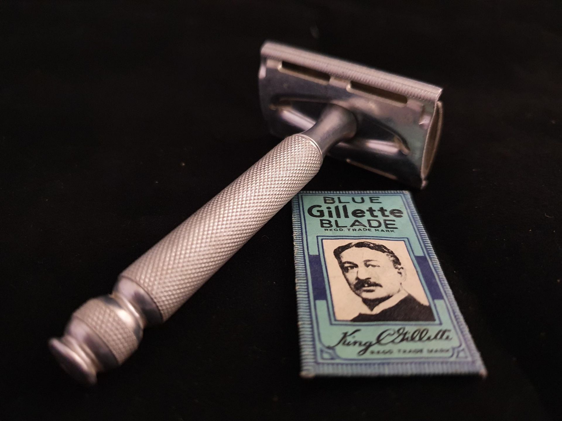 Vintage Razor - Image 2 of 3