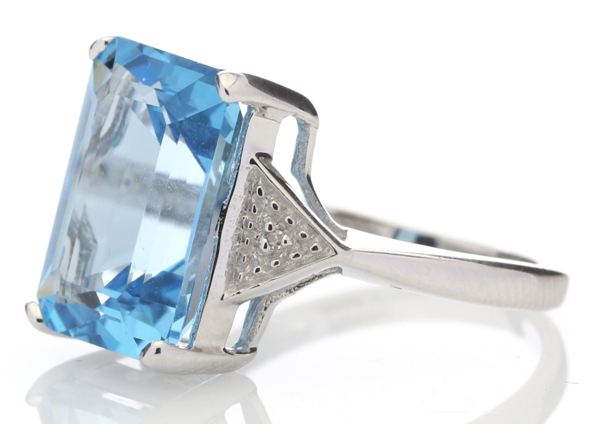 9ct White Gold Diamond And Blue Topaz Ring 0.01 Carats - Image 2 of 6