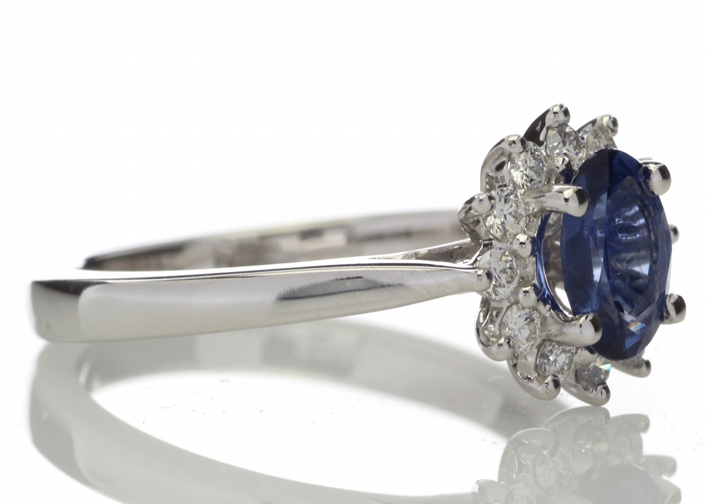 18ct White Gold Diamond And Sapphire Cluster Ring (S0.82) 0.25 Carats - Image 4 of 4