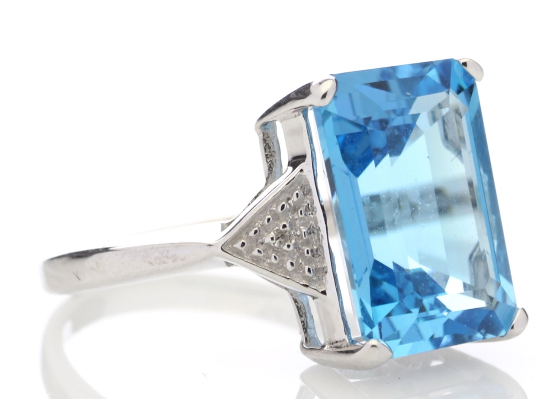 9ct White Gold Diamond And Blue Topaz Ring 0.01 Carats - Image 4 of 6