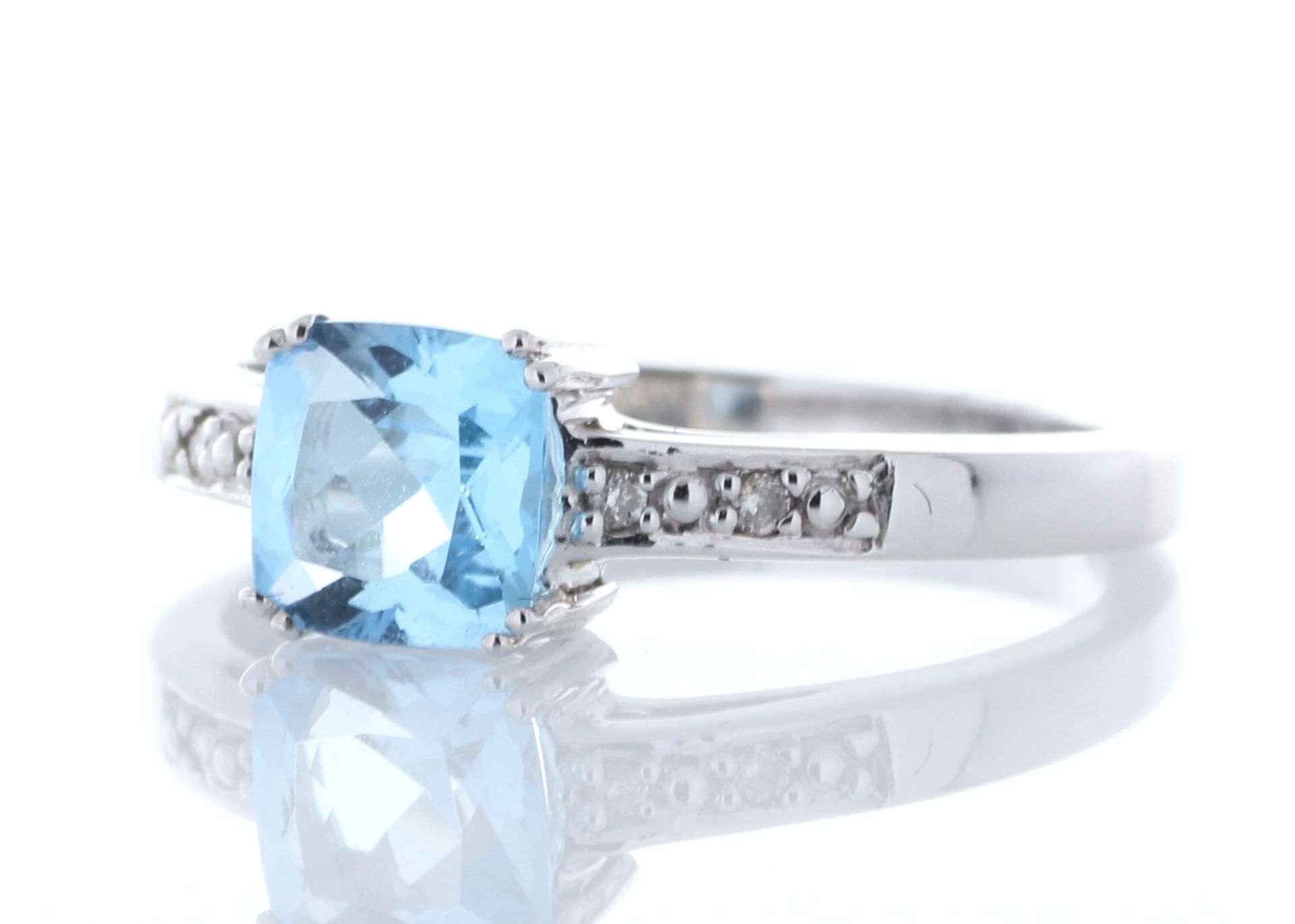 9ct White Gold Blue Topaz Diamond Ring 0.03 Carats - Image 2 of 4