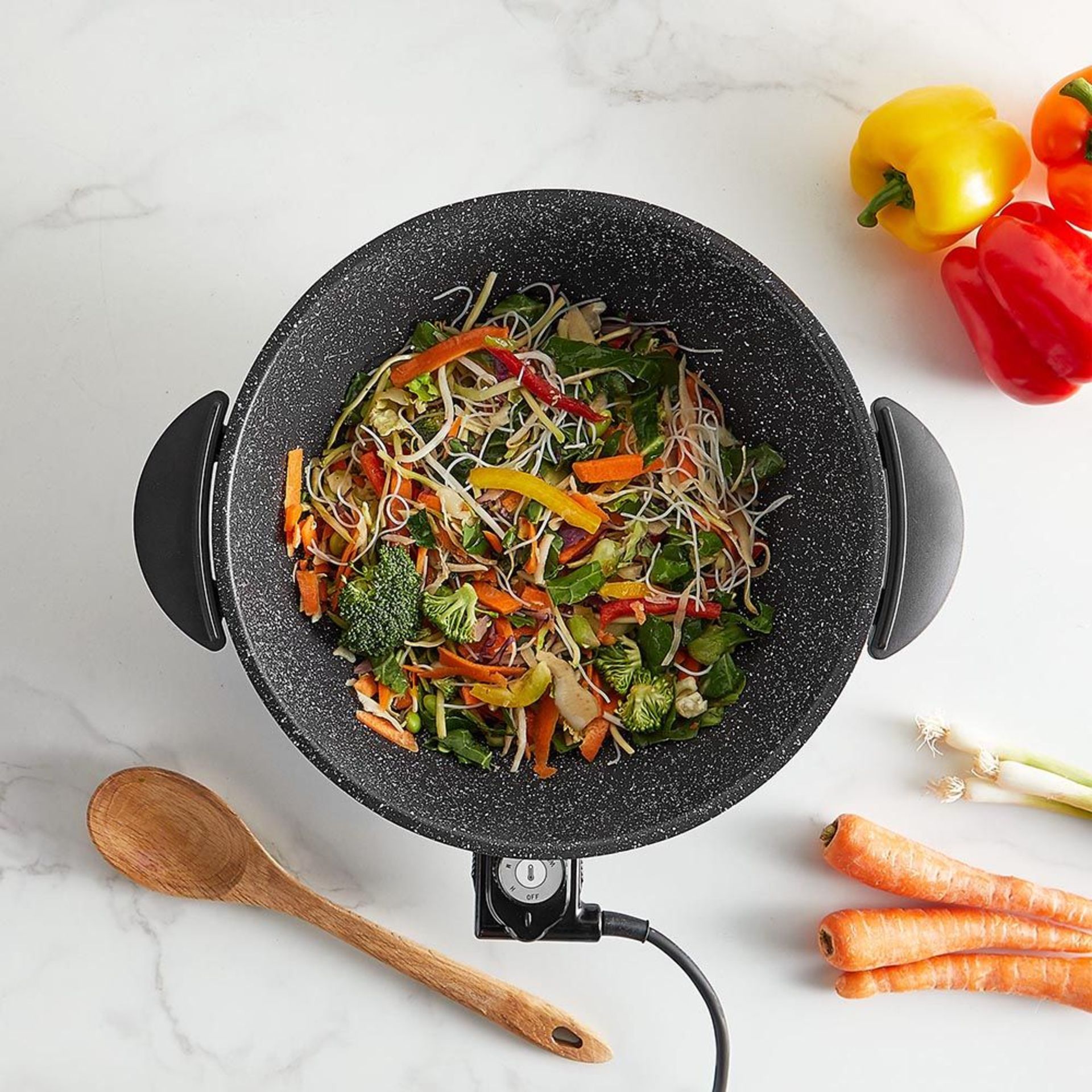 (KG28) 5L Electric Wok. Non-stick coating ensures easy cleaning and healthy little-to-no-oil co... - Image 3 of 5