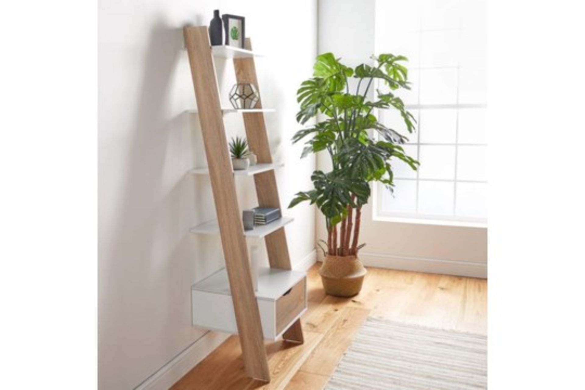 (S20) White & Oak Bookcase Charming light oak-effect accents add to the appeal 5-tier shelving ... - Image 3 of 3