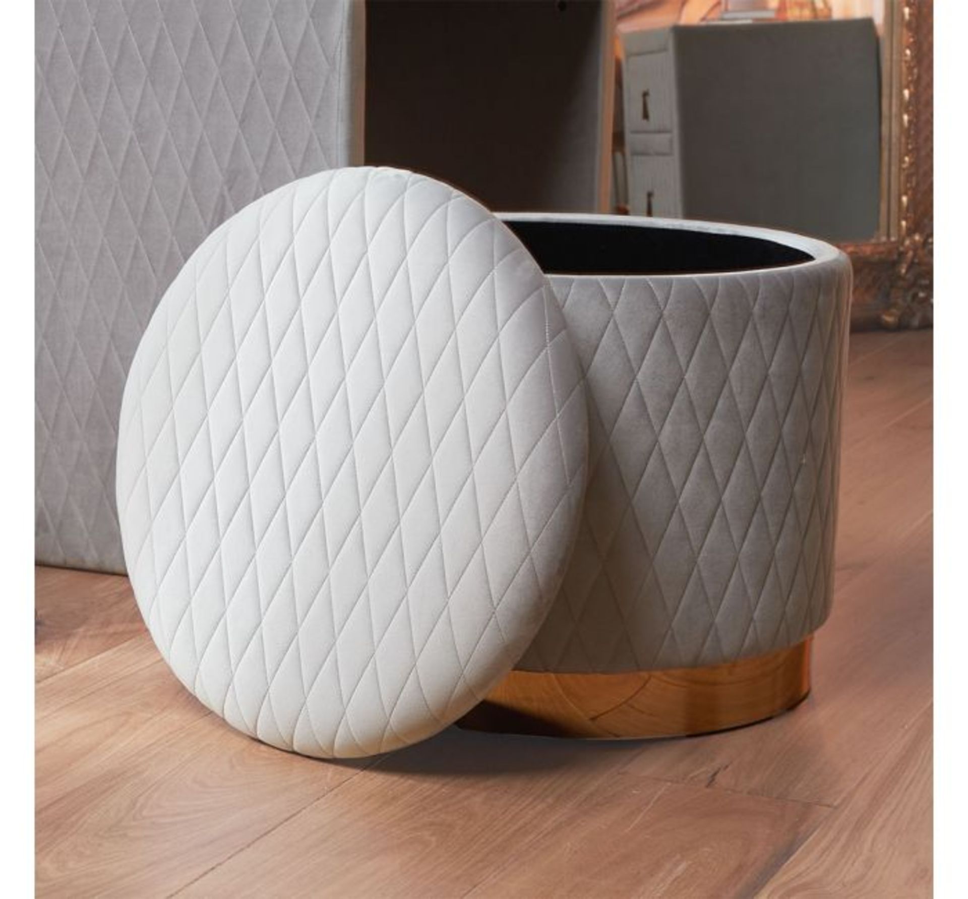 (D1) Quilted Storage Stool As gorgeous to look at as it is to sink into, the plush grey velvet... - Image 4 of 5