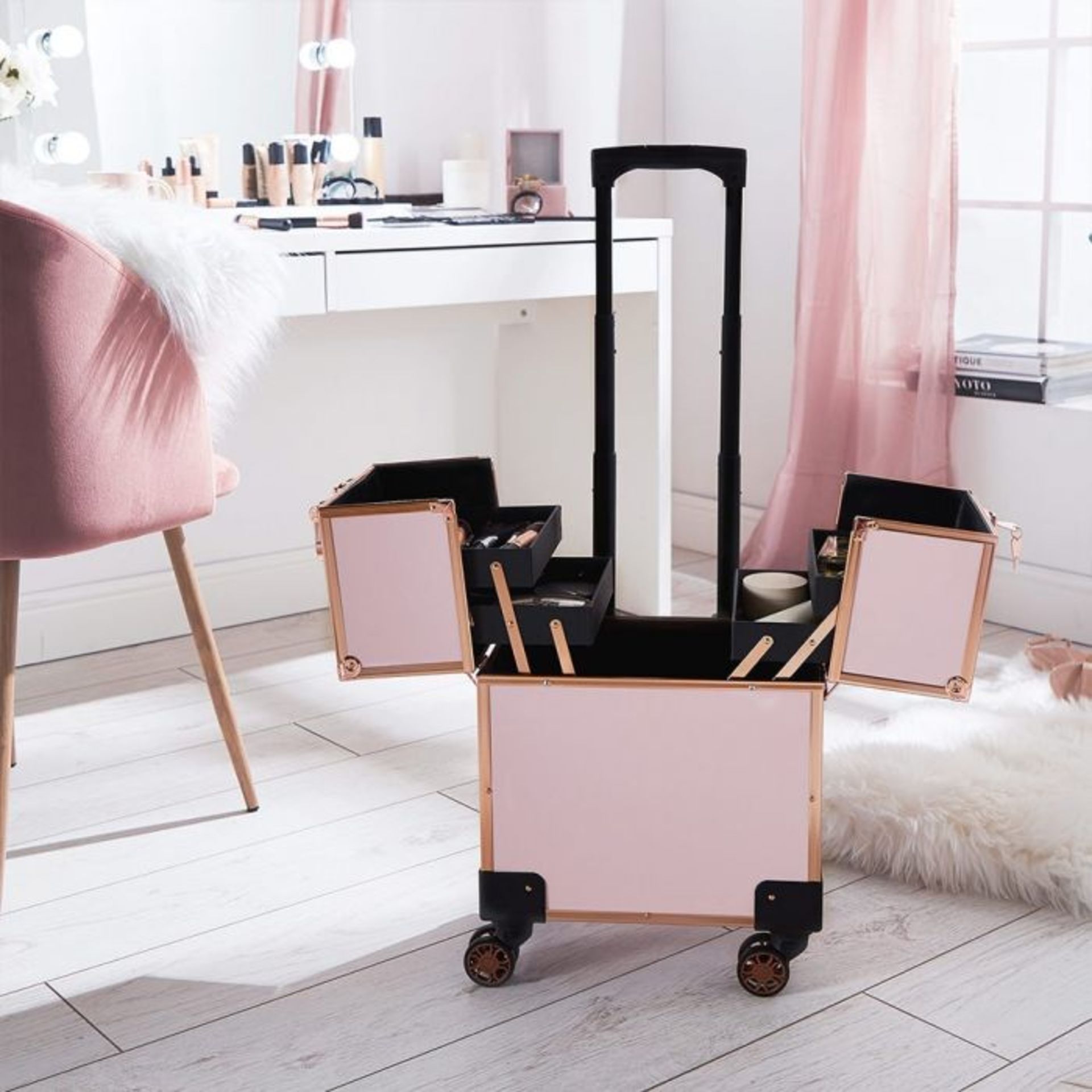 (S309) Beauty Trolley Extending suitcase-style handle for comfortable, easy transportation (88... - Image 3 of 4