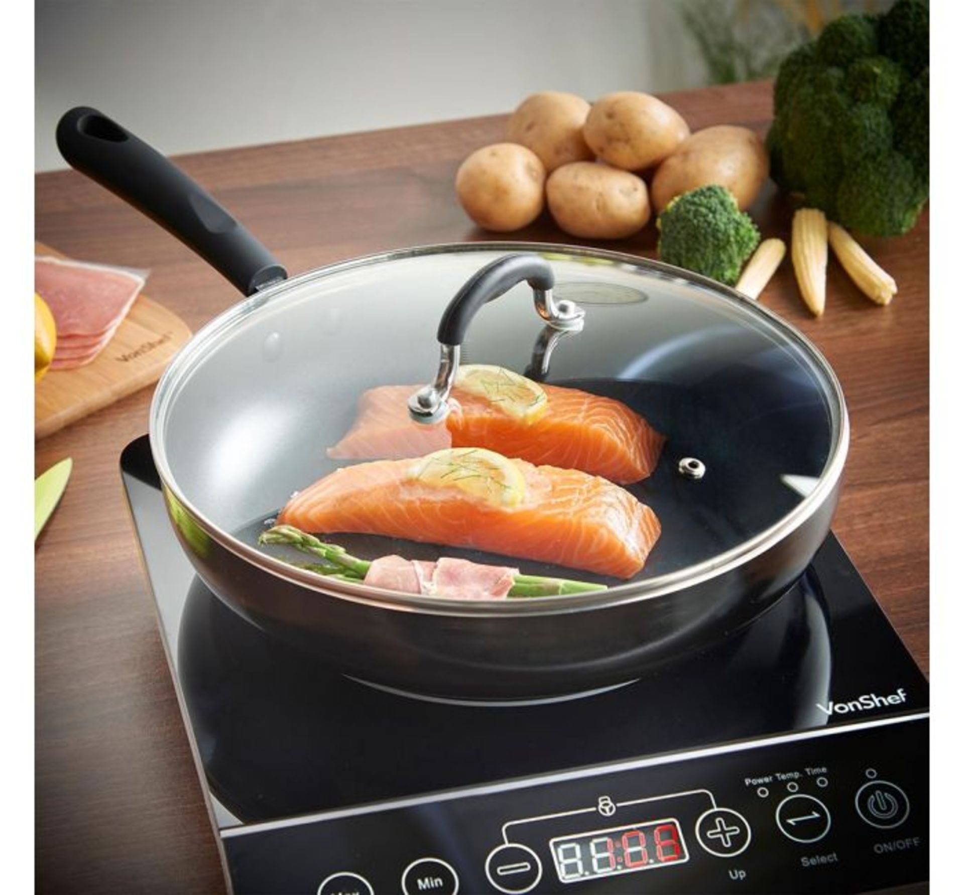 (D7) 28cm Induction Sauté Pan Made from durable 3.5mm cast aluminium with easy clean non-stic...