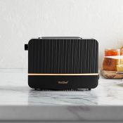 (V178) 2 Slice Black & Copper Toaster A stylish 2-slice toaster featuring a matte black finish...