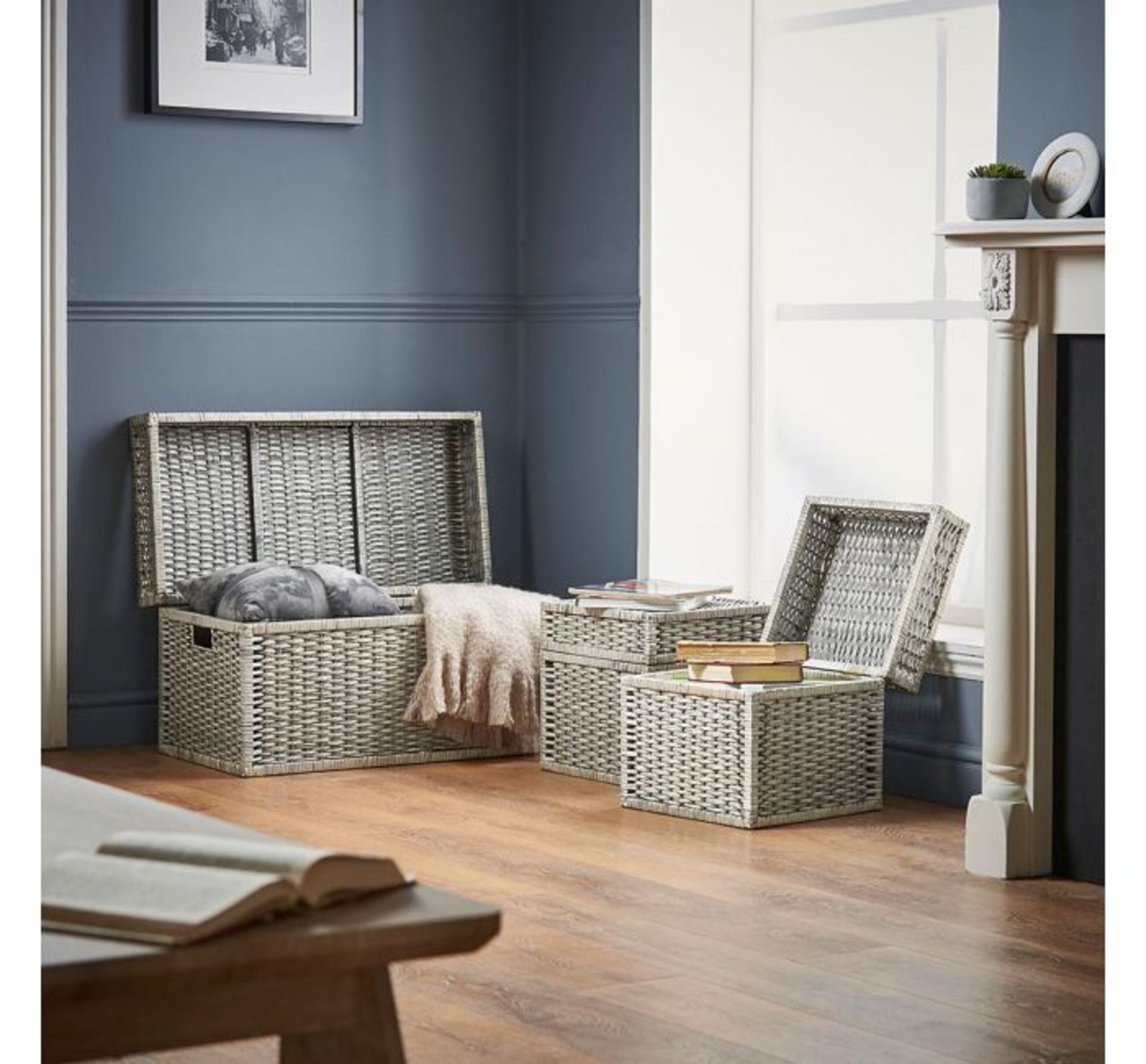 (D2) Set of 3 Large Wicker Storage Trunks Three classically stylish multi-purpose storage trun... - Image 4 of 4