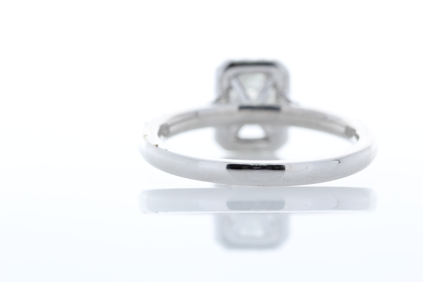 18ct White Gold Single Stone Radiant Cut Diamond Ring (1.01) 1.32 Carats - Image 3 of 6