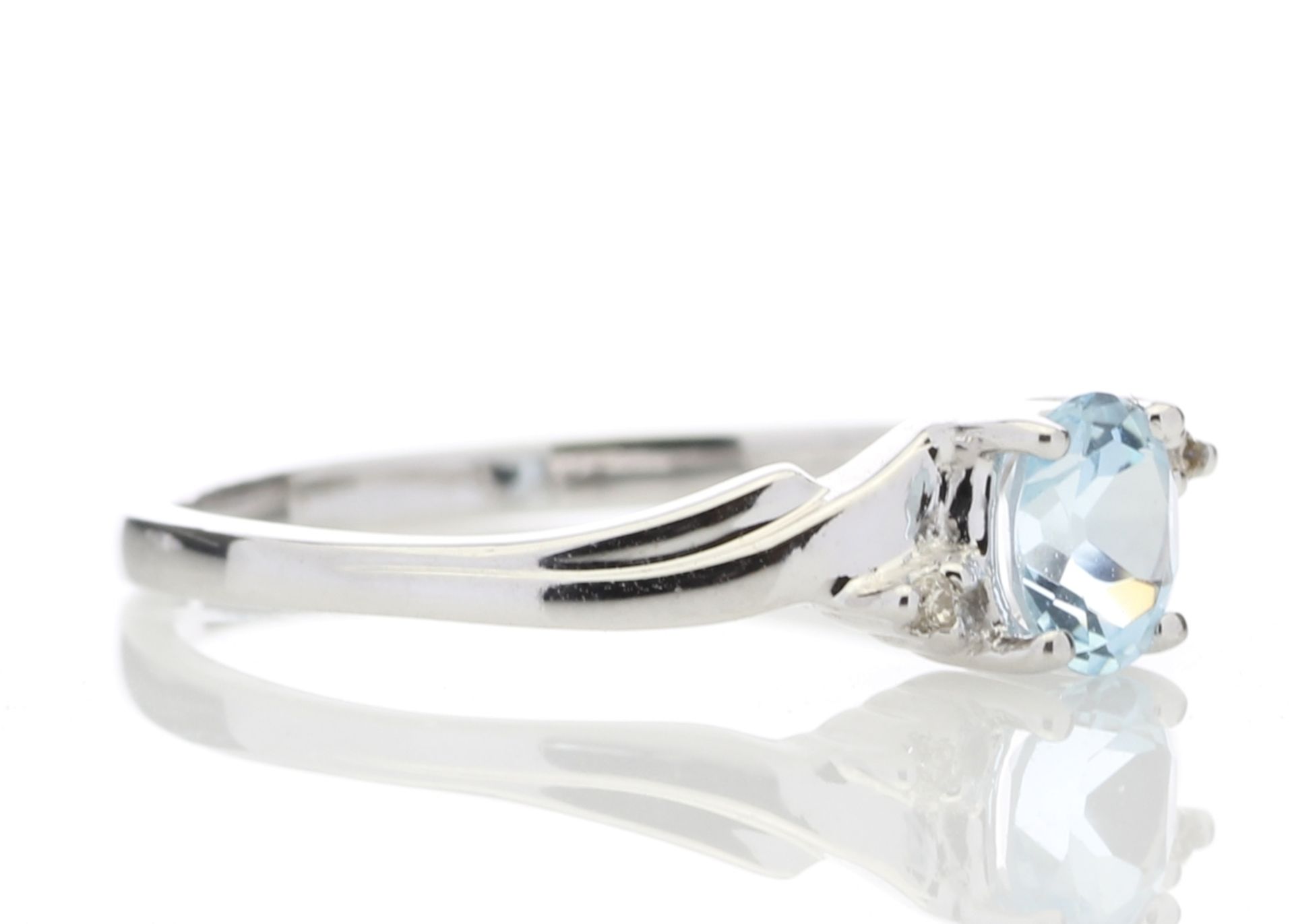 9ct White Gold Diamond and Blue Topaz Ring 0.01 Carats - Image 4 of 8